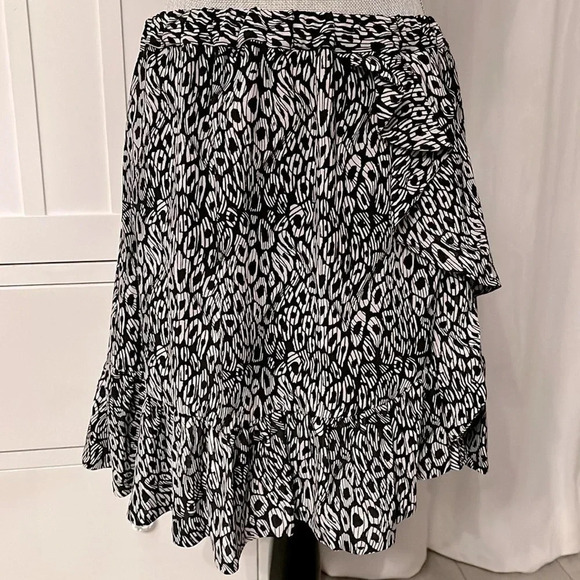 Michael Kors Dresses & Skirts - MICHAEL KORS NWOT Animal Print Ruffled Skirt, Size M